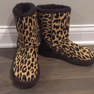 Leopard print UGG women’s size 7